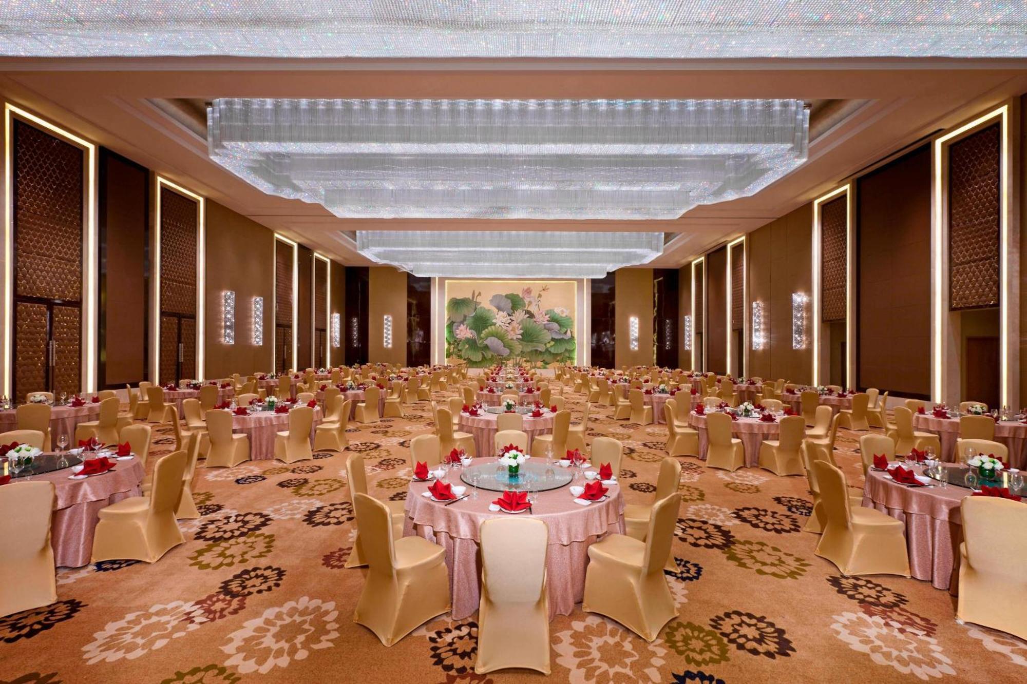 Sheraton Daqing Hotel Экстерьер фото